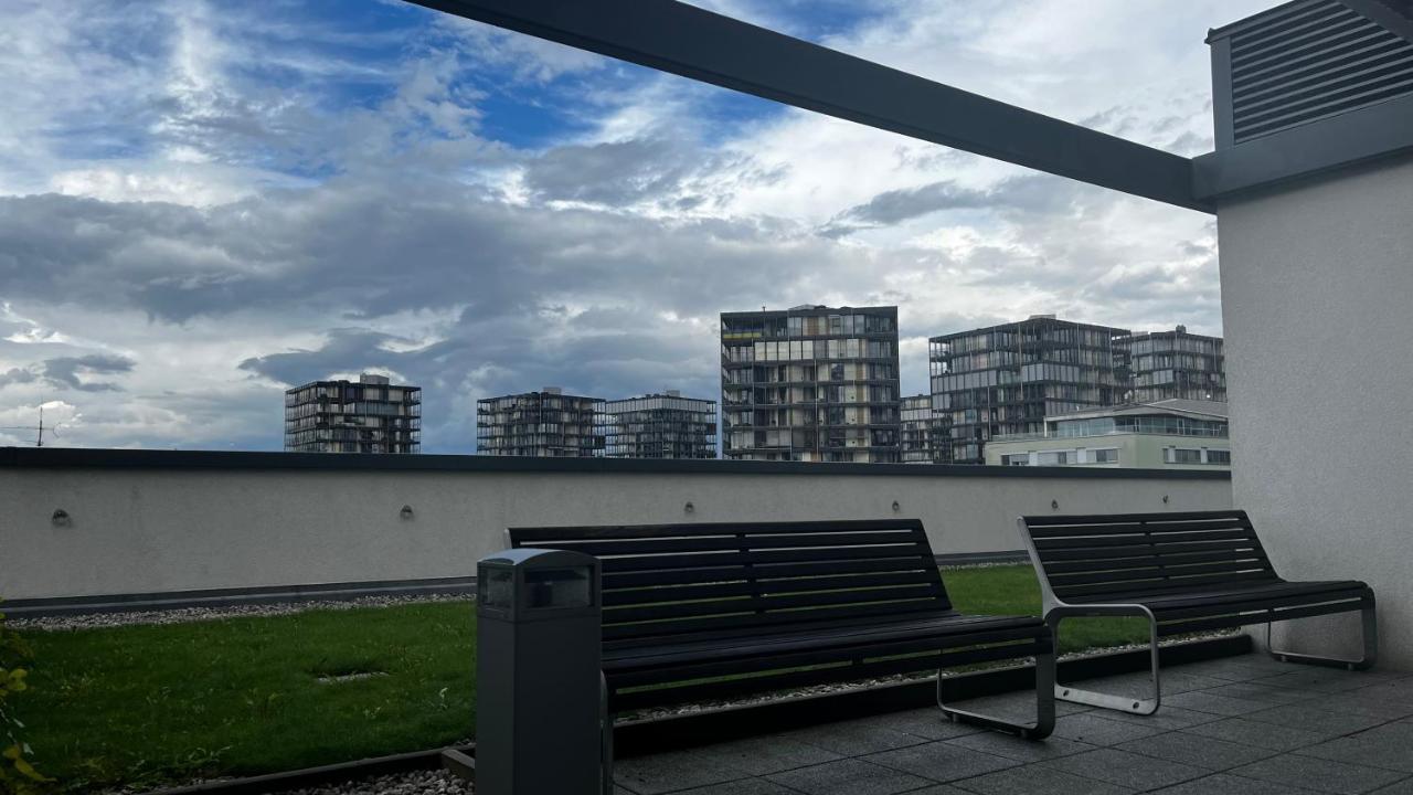 Residence Garden Tower - 8 Min Do Centra, Garaz Prague Exterior photo